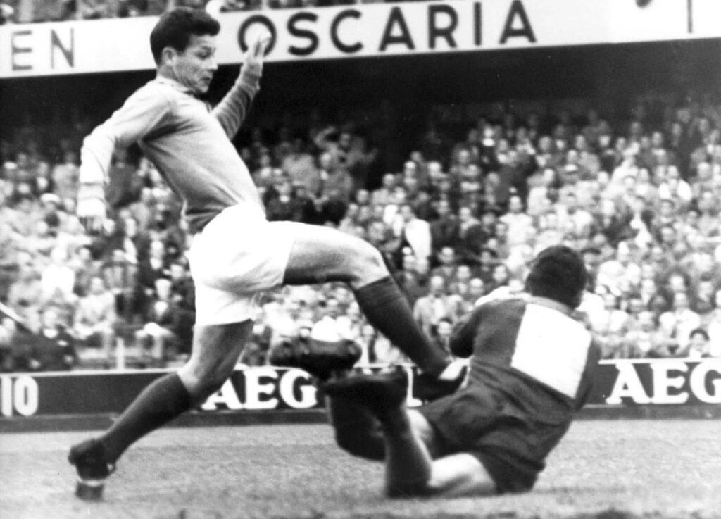 Just Fontaine world cup goals record 1958 single tournament scoring achievement image