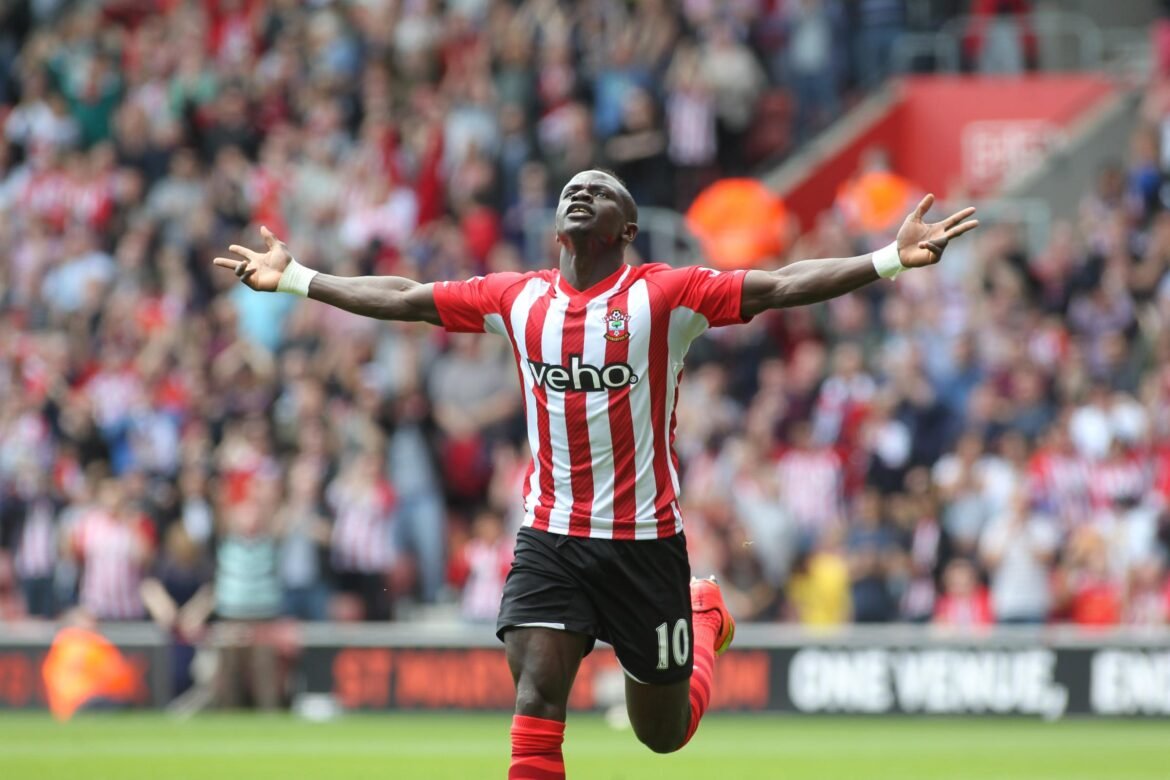 Sadio Mané celebrating fastest hat trick in Premier League history after scoring three quick goals for Southampton